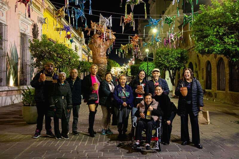 Guadalajara: Guided Tlaquepaque Night Tour with Hotel Pickup - El Parián is the night’s most distinctive stop