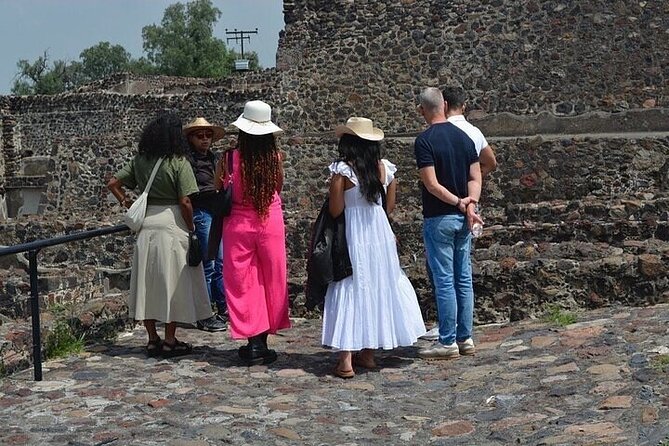 Guided Tour in Teotihuacan with Cave Breakfast and Transportation - Agave, obsidian, and the first shopping stop