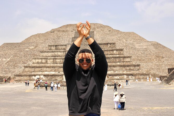 Guided Tour in Teotihuacan with Cave Breakfast and Transportation - Walking the Avenue of the Dead