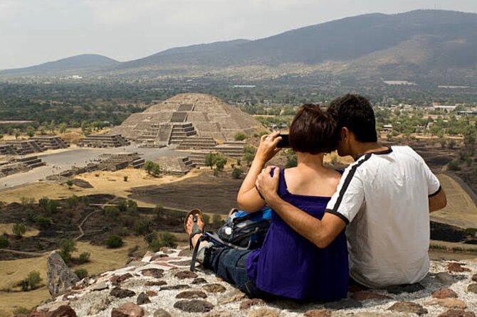 Guided Tour in Teotihuacan with Cave Breakfast and Transportation - Breakfast underground or above the pyramids