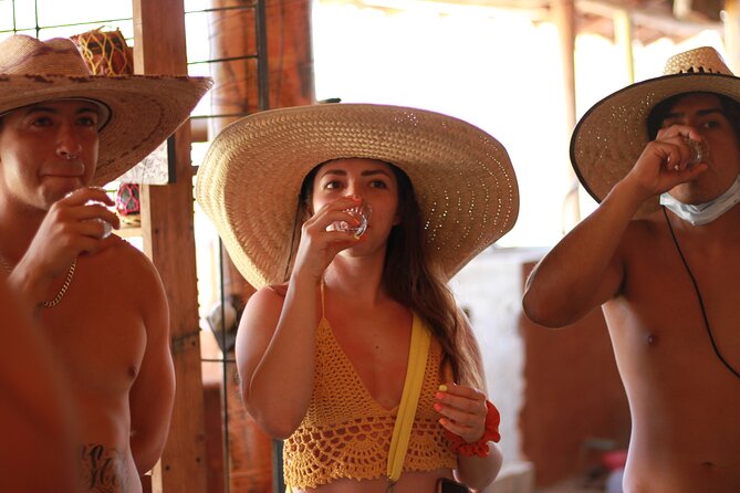 Guided tour of an ancestral Mezcal distillery with transport - Part one: learning how mezcal is made