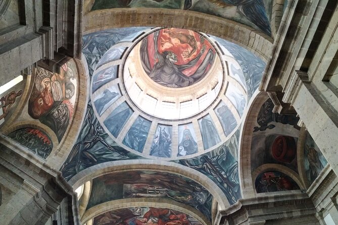 History and Murals: Walking Tour Guadalajara - Ending with food and shopping at Mercado Libertad