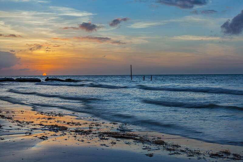 Holbox: Guided Bioluminescence Kayaking Tour - Meeting the guide and getting on the water