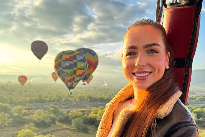Hot Air Balloon Flight and Tour of the Majestic Pyramids - The 45-minute balloon flight over Teotihuacan