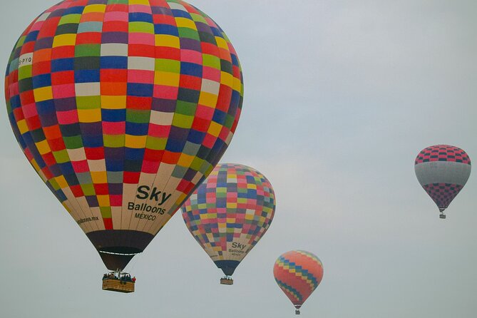 Hot Air Balloon Flight and Tour of the Majestic Pyramids - The craft and obsidian workshop stop