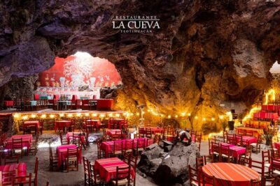 Hot Air Balloon Flight with Breakfast Cave and Pyramids Tour