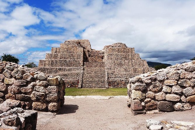 Immersive Cañada de La Virgen Pyramid Tour - Reaching the pyramid and its wide view