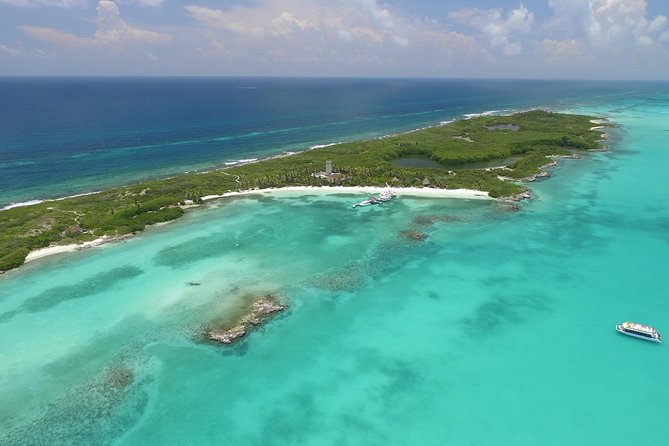 Isla Contoy Eco Adventure - Ixlache Reef and the limits of the snorkeling