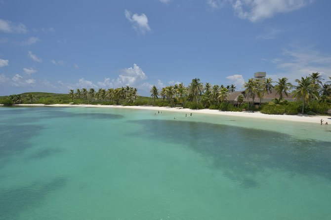 Isla Contoy Eco Adventure - Lunch: Tikinxic fish and an open bar