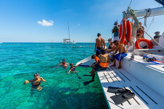 Isla Mujeres Catamaran, Open Bar & Optional Buffet and pick up - What the $39 price really gets you