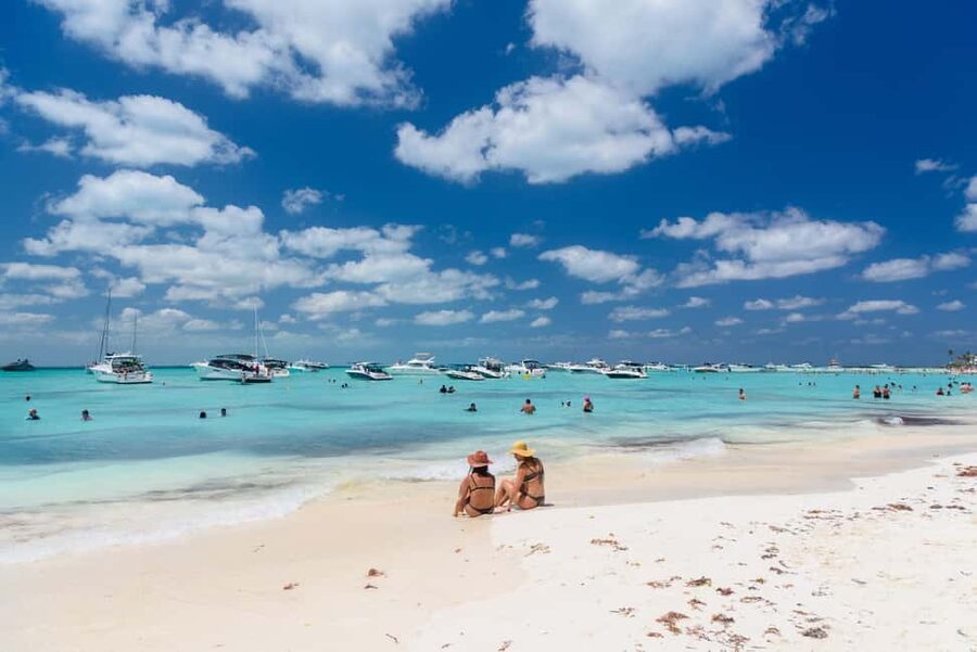 Isla Mujeres: Catamaran Ride with Open Bar, Snorkeling, and Lunch - The first 30 minutes on the catamaran
