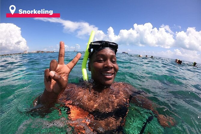 Isla Mujeres Catamaran + Snorkel + Open Bar on board + Buffet - Spinnaker flying and weather changes