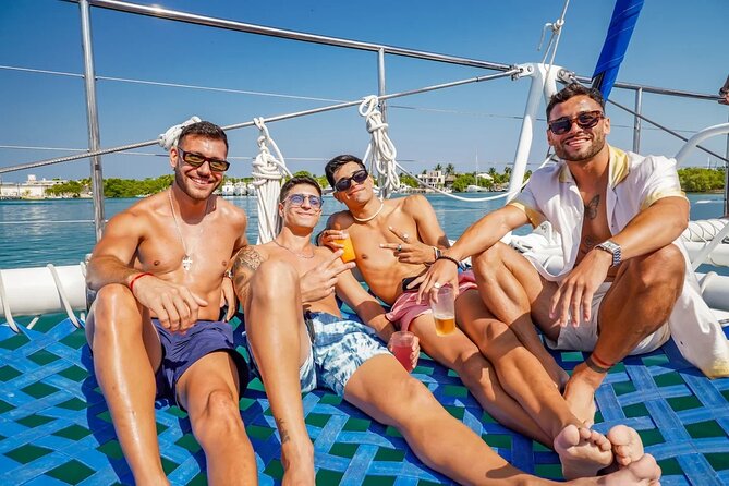 Isla Mujeres Cruise with Beach Club, Snorkel, Lunch and Open Bar - Lunch at the beach club: included, but clarify the setup