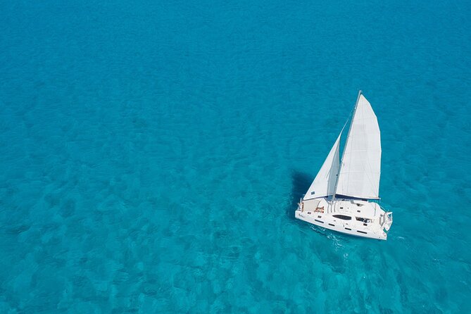 Isla Mujeres Luxury Sailing: Adults Only or Family Friendly - What the open bar really adds