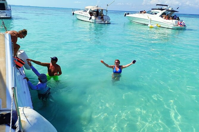 Isla Mujeres Premium Tour in Private Catamaran with Lunch - What the $1,050 price really buys