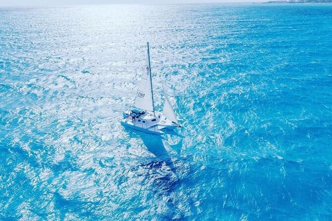Isla Mujeres Premium Tour in Private Catamaran with Lunch - Playa Norte gives you two hours on Isla Mujeres