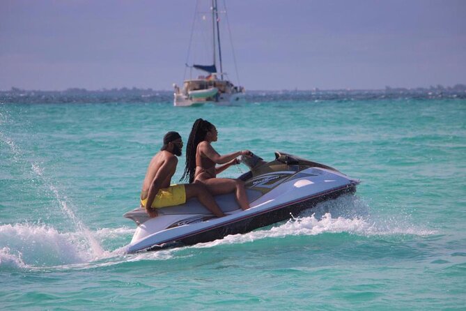 Jet Ski Rental in Cancun for 2 People - What the $95 price really covers