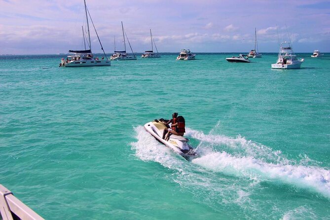 Jet Ski Rental in Cancun for 2 People - Belongings, lockers, and what to bring
