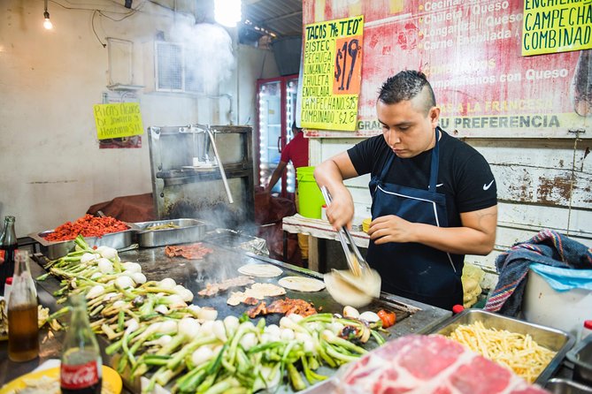 Journey Through La Merced - Small groups make the market easier