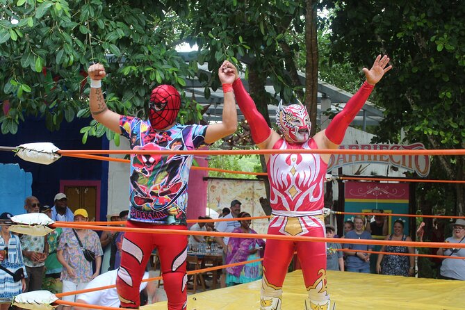 Legendary Mexican Lucha Libre Experience in Cozumel Meet andGreet - Your first drink and the Barriecito setting