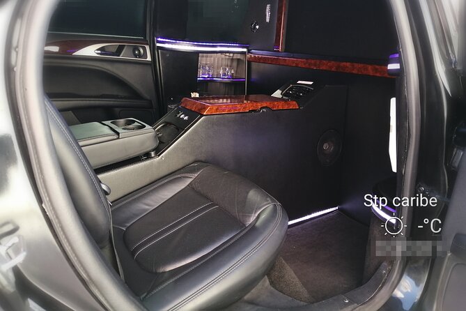Lincoln Strecth Limousine with Wi Fi on board - Is $128 good value for two people?