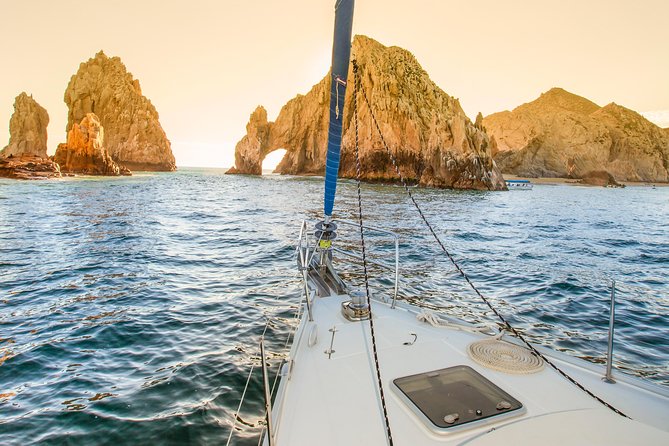 Los Cabos Luxury Sunset Sail with Light Appetizers and Open Bar - Open bar and light appetizers: what you really get