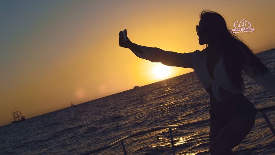 Los Cabos: Shared Sunset Sailing Cruise - What comes from the galley and the open bar