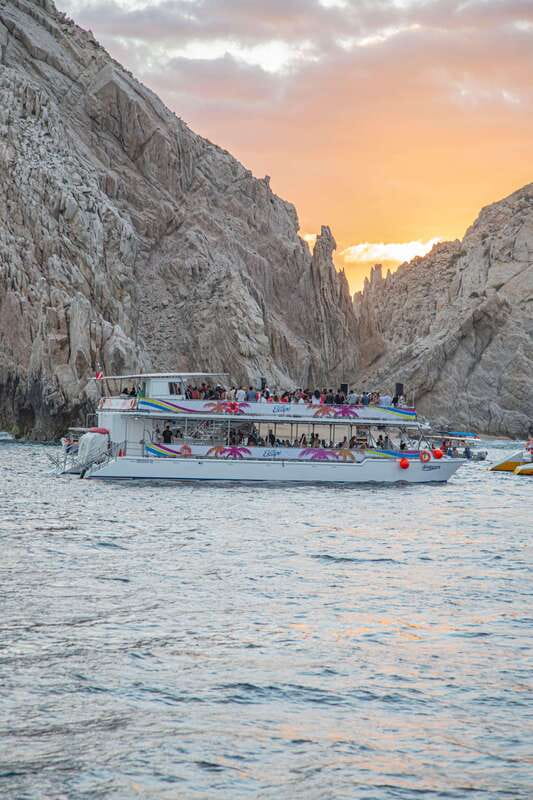 Los Cabos: Sunset Fajitas Dinner Cruise on Cabo Escape - Watching Cabo’s Arch from the upper deck