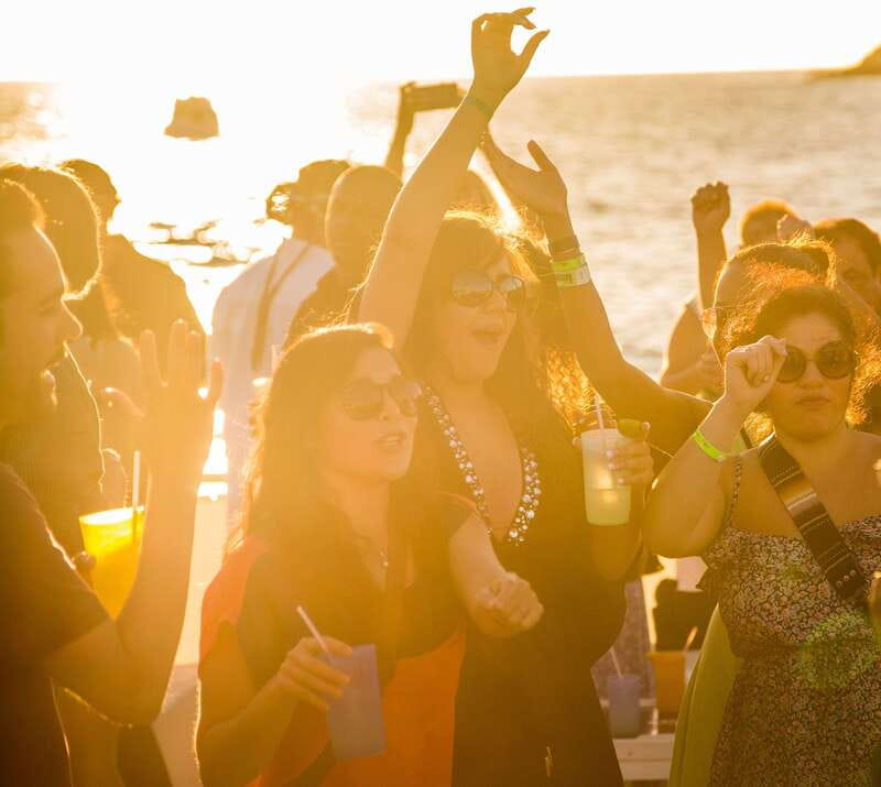 Los Cabos: Sunset Fajitas Dinner Cruise on Cabo Escape - Who should book this Cabo sunset dinner?