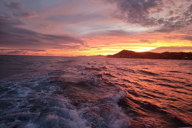 Los Cabos Yacht Adventure - Arch, Snorkel, Lunch, Drinks 1-18ppl - Music, photos, and a crew that adapts