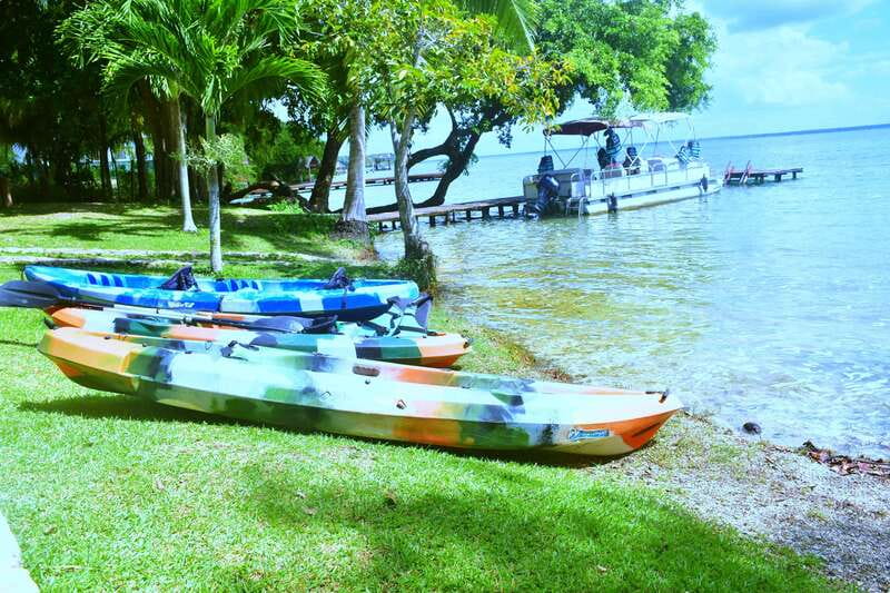 Mahahual: Chacchoben Mayan Ruins and Seven Color Lagoon Trip - Finding Toucan Tours outside Costa Maya port