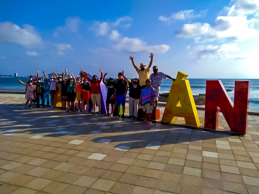 Mazatlán: Double-Decker Bus, Cliff Diving & Walking Tour - The Malecón from Playa Norte to Zona Dorada