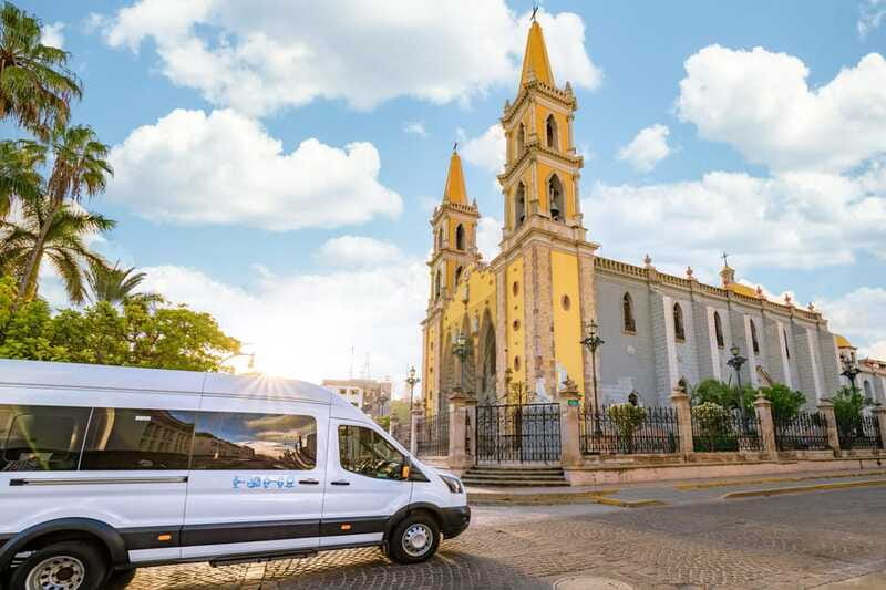 Mazatlan: Old Town Sightseeing and Golden Zone - Watch the cliff divers at El Clavadista
