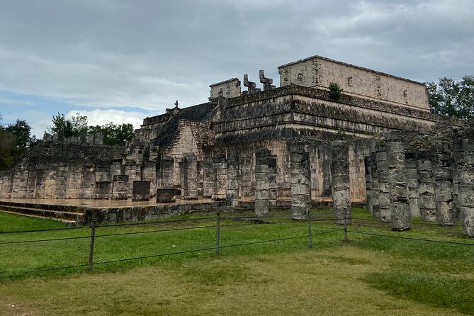 Merida : Chichen Itza, Izamal and Cenote with lunch and pick up - A regional buffet before the ruins