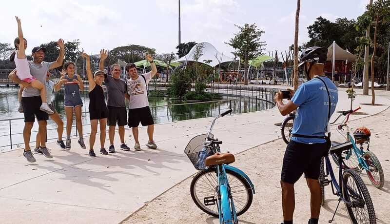 Mérida: Montejo Boulevard and Historic Center bike tour - Bikes, children, and riding ability