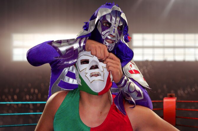 Mexican Lucha Libre Experience in Cozumel, Tacos and Margaritas - The show: athletic moves, comedy, and audience participation