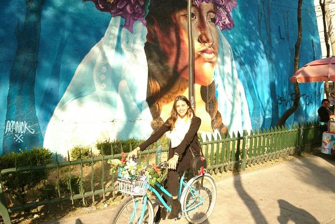 Mexico City: Art Naco, murals & street art bike tour - Street food makes the ride feel local