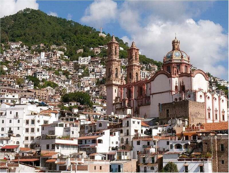 Mexico City: Cacahuamilpa Caves and Taxco Small-Group Tour - Santa Prisca and Taxco’s colonial heart