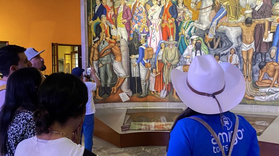 Mexico City: Chapultepec Castle and Anthropology Museum Tour - Walking through Chapultepec Park