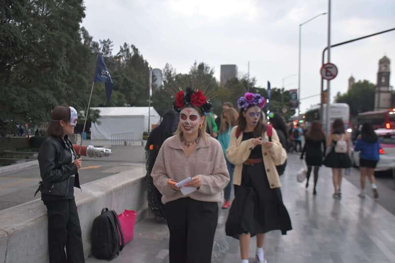 Mexico City: Day of the Dead Guided Tour - Mexico City after dark: four quick landmark stops