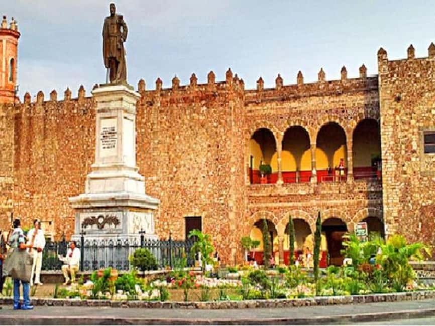 Mexico City: Full-Day Taxco and Cuernavaca Tour - Leaving Mexico City in an air-conditioned van
