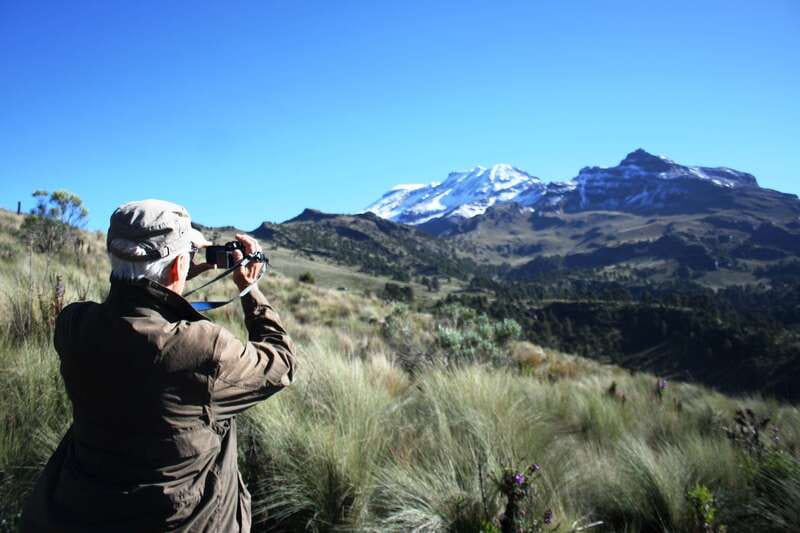 Mexico City: Guided Volcano Trek with Lunch - Paso de Cortes and the first volcanic views