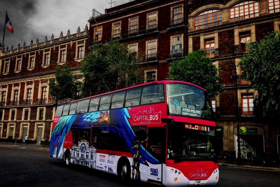 Mexico City: Night Bus Tour - Choosing the right seat