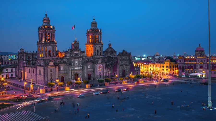 Mexico City: Night Bus Tour - The Angel of Independence after dark