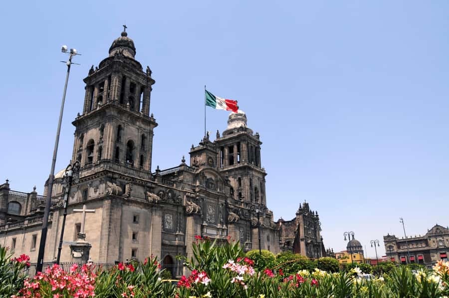 Mexico City: Night Bus Tour - Audioguide, comfort, and atmosphere