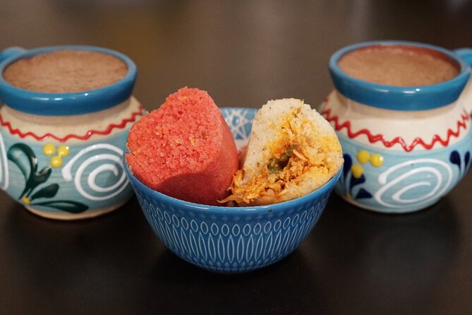 México City: Street Food to Home Cooking Food Tour - What the guide adds
