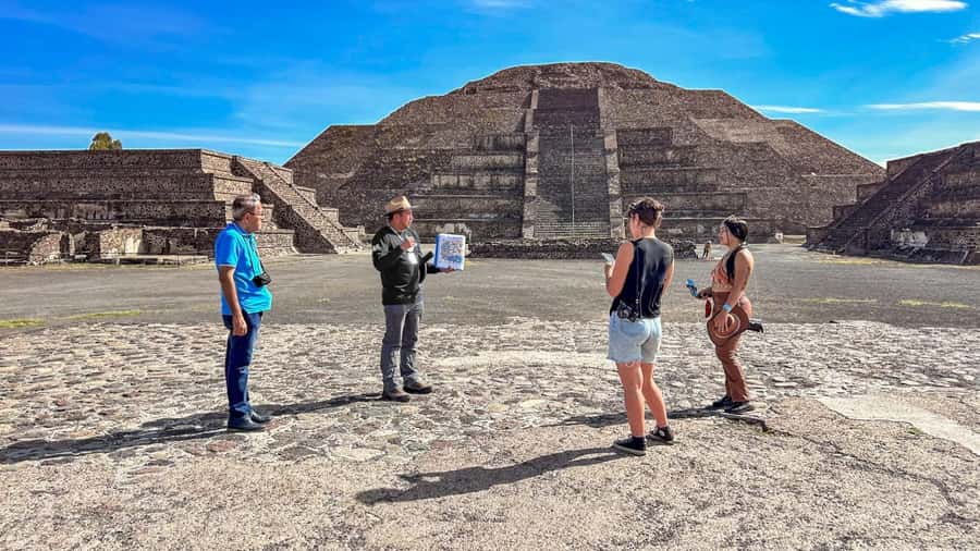 Mexico City: Teotihuacan, Tlatelolco & Guadalupe Shrine Tour - At a glance