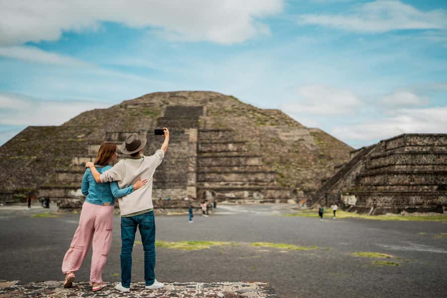 Mexico City: Teotihuacan, Tlatelolco & Guadalupe Shrine Tour - Why this day trip works for first-time visitors