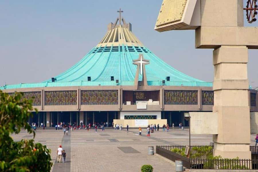 Mexico City: Teotihuacan, Tlatelolco & Guadalupe Shrine Tour - Teotihuacan and the Avenue of the Dead
