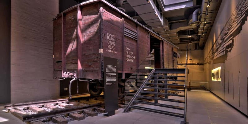 Mexico City: Ticket de entrada Museo Memoria y Tolerancia - The Holocaust exhibition and Anne Frank material